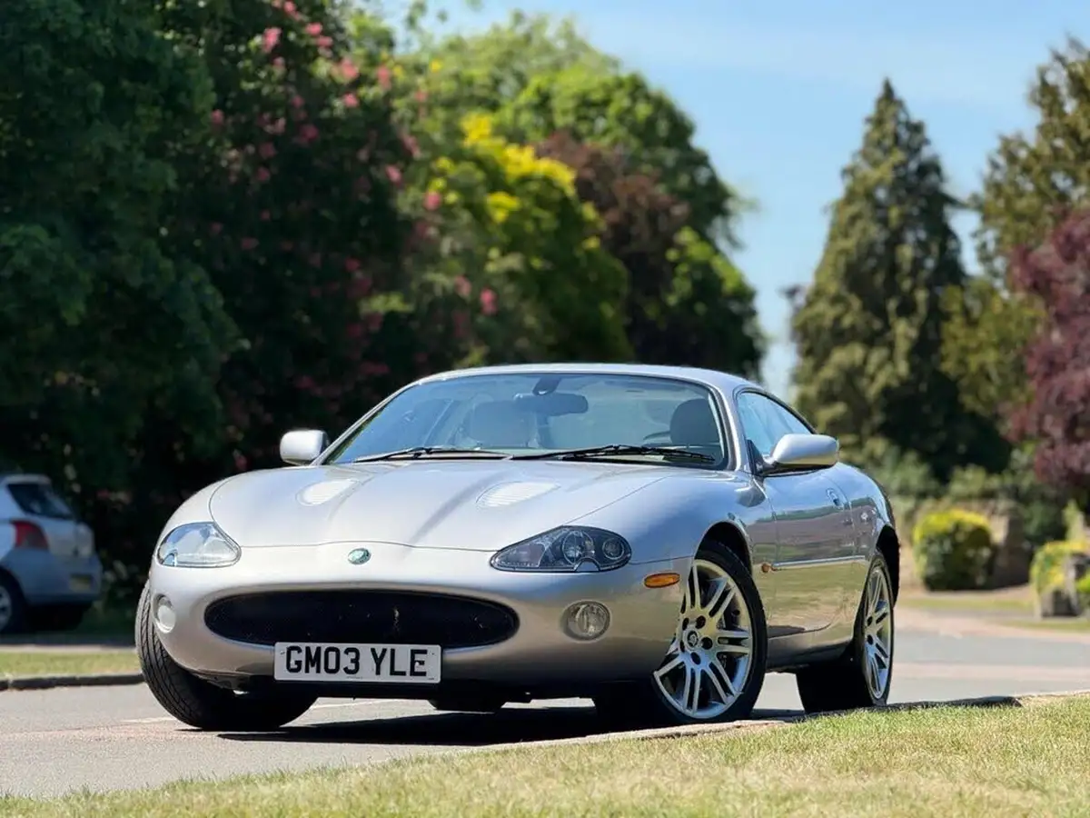 2003-jaguar-xkr-42-coupe-big-4