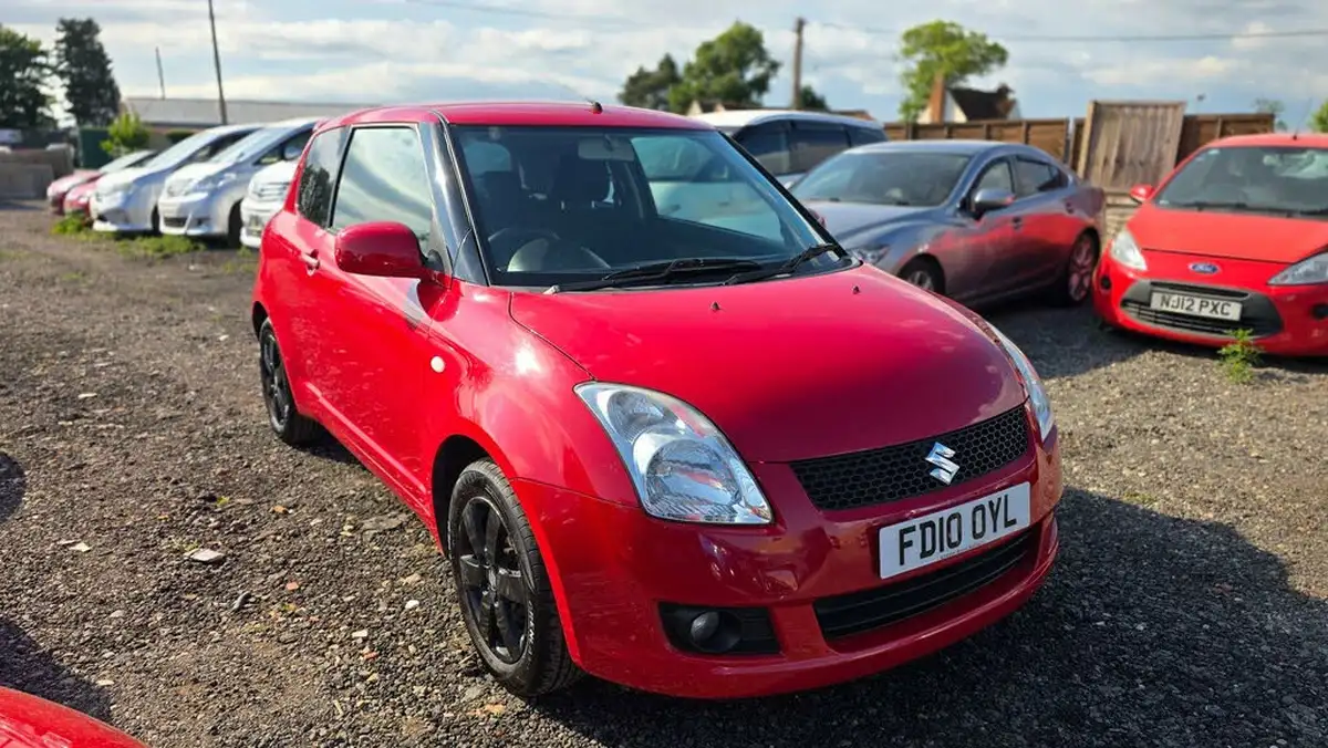 2010-suzuki-swift-13-sz4-3d-big-0