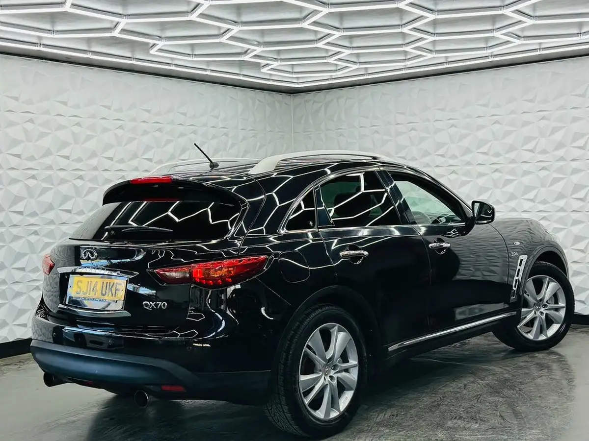 2014-infiniti-qx70-30td-gt-big-54