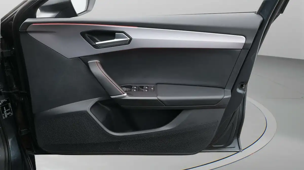 2022-seat-leon-big-15
