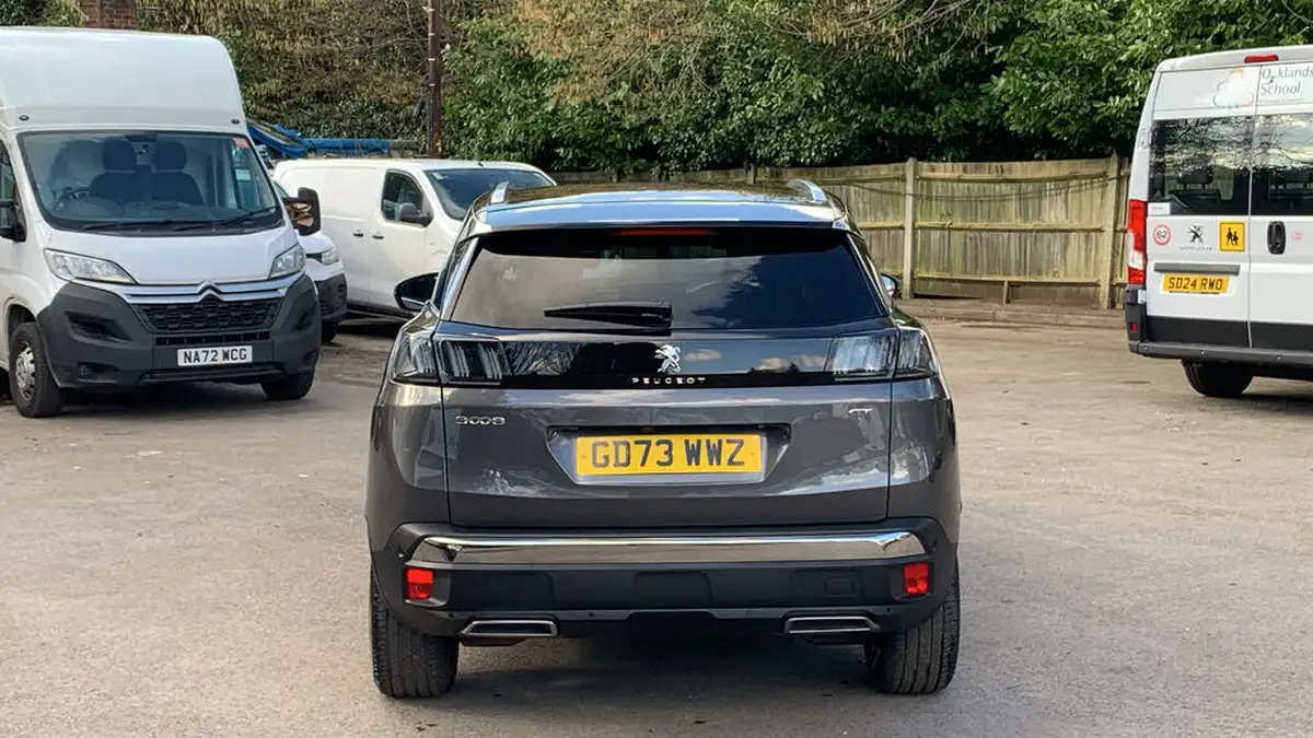 2024-peugeot-3008-suv-12-puretech-gt-136ps-hybrid-e-dsc6-big-8