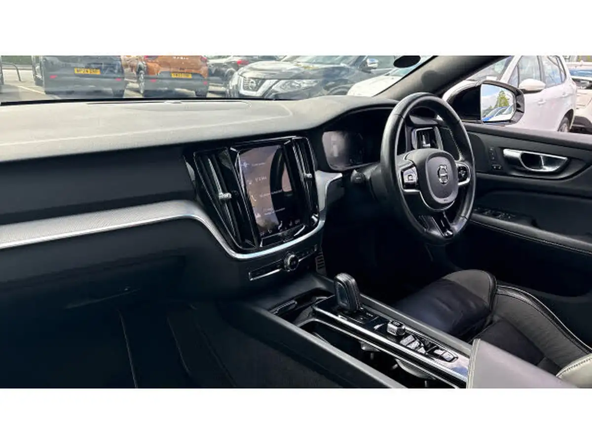 2021-volvo-v60-20-b4-r-design-big-8