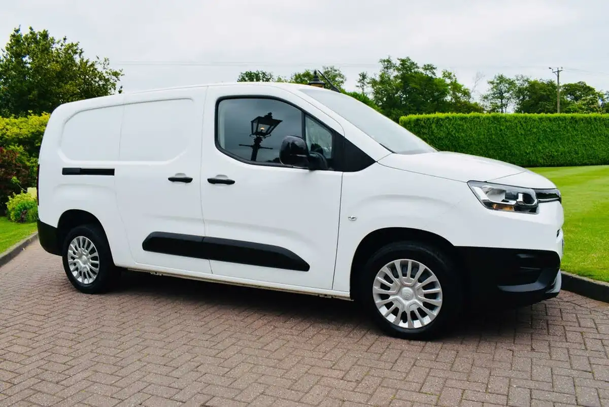 2022-toyota-proace-city-15d-icon-l2-big-7