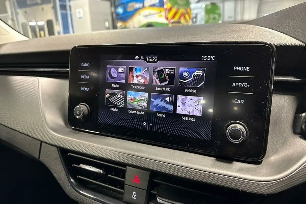 2020-skoda-kamiq-10-tsi-se-115ps-big-31