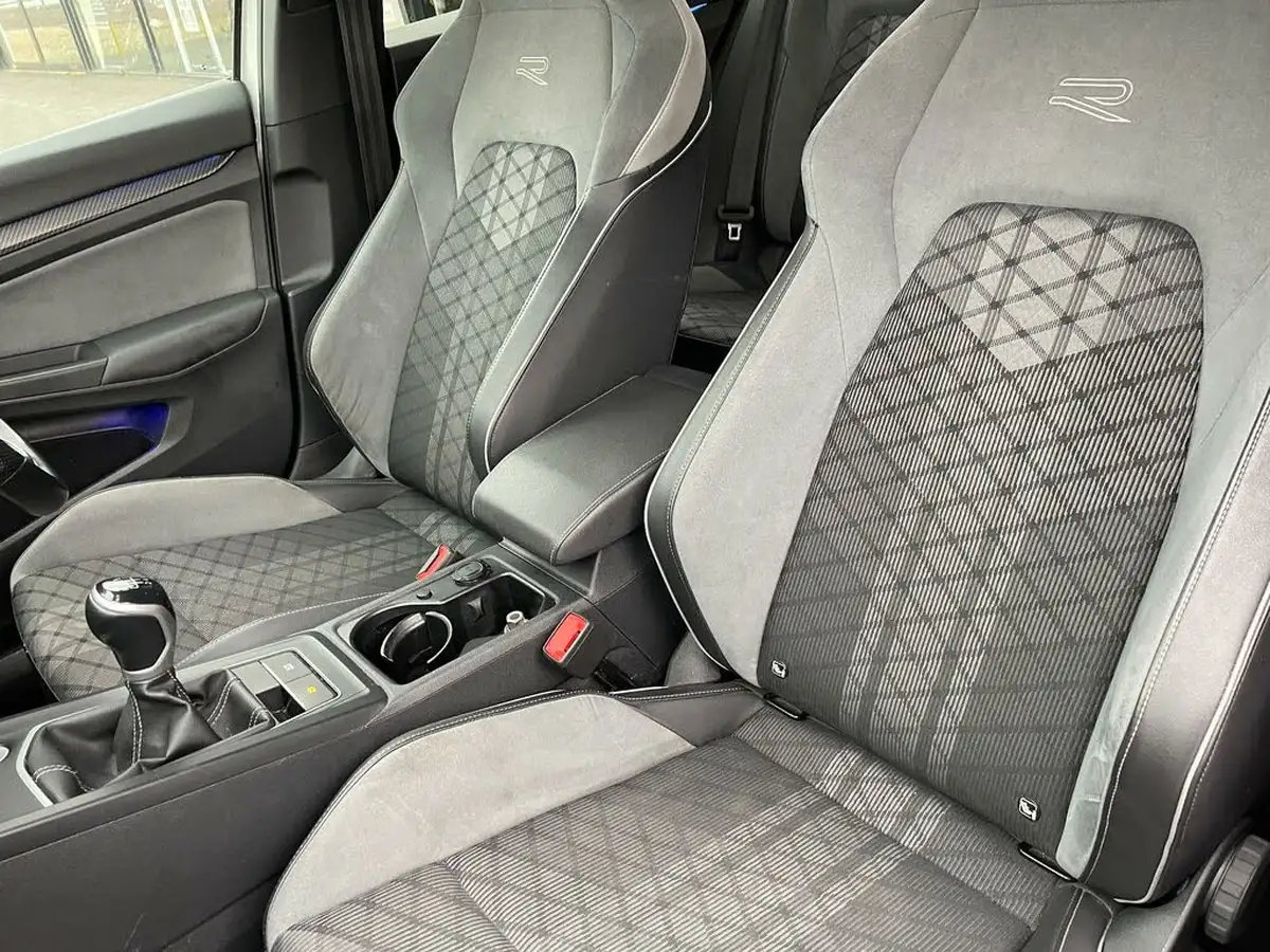 2021-volkswagen-golf-15-tsi-r-line-130ps-hatchback-big-46