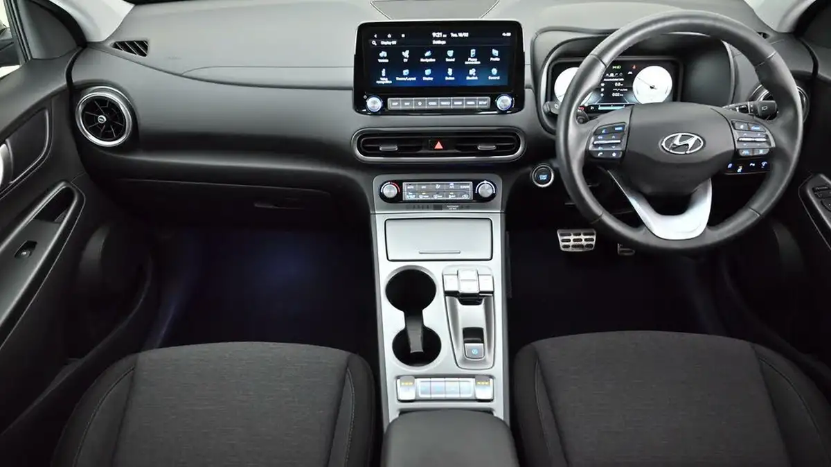 2022-hyundai-kona-e-premium-204ps-64kwh-7kw-obc-big-13