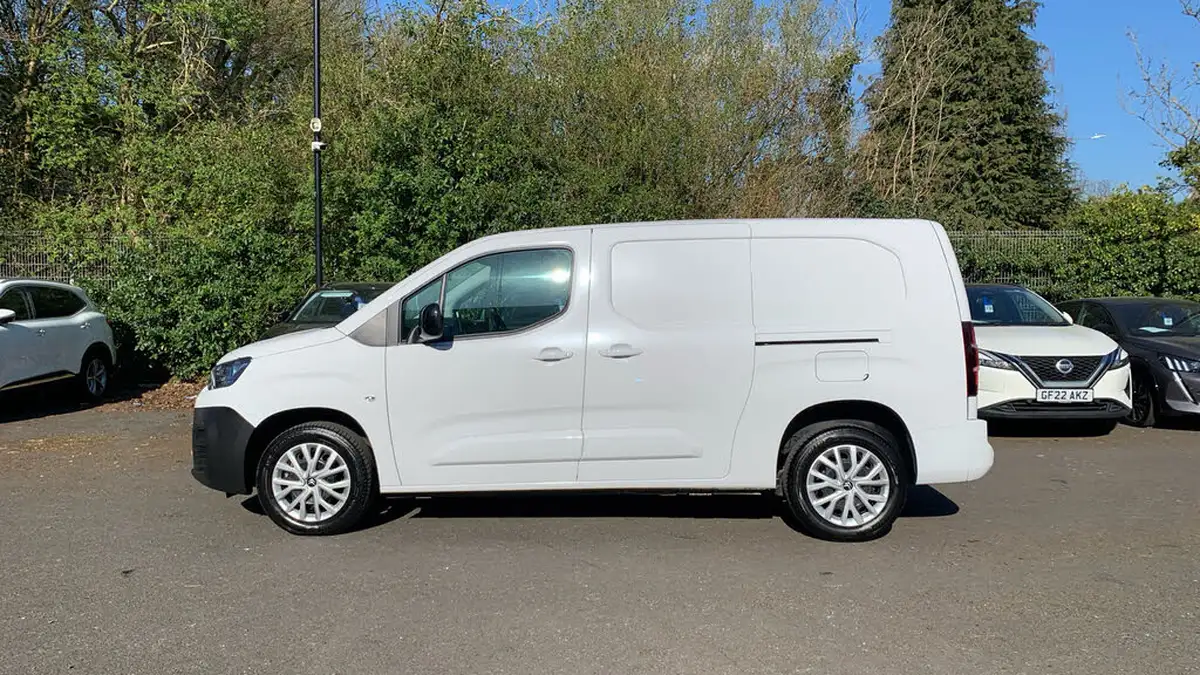 2024-citroen-berlingo-15-bluehdi-950-driver-edition-130pseu6d-eat8-big-5