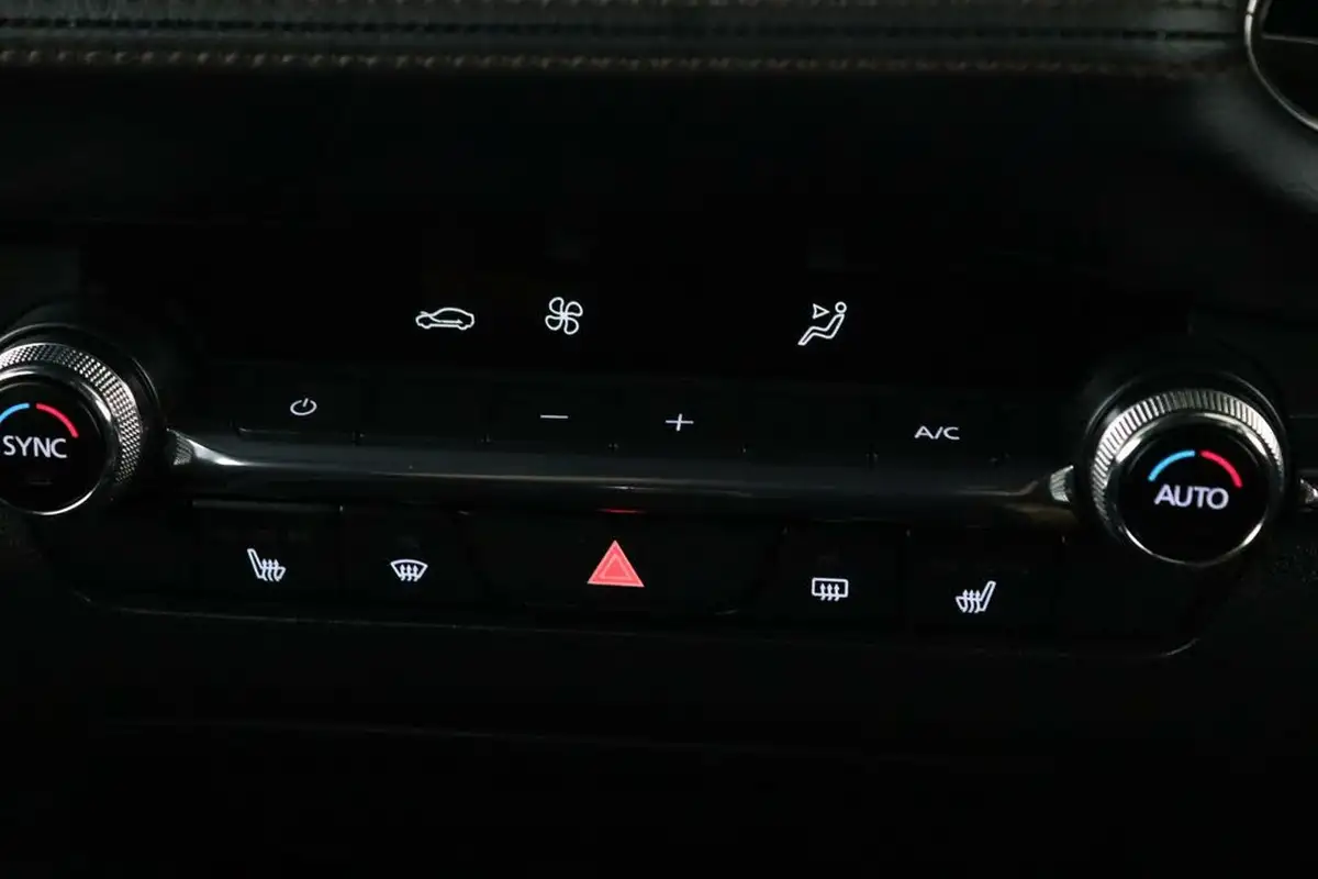 2022-mazda-mazda3-20-se-l-lux-122ps-hatchback-5d-big-23