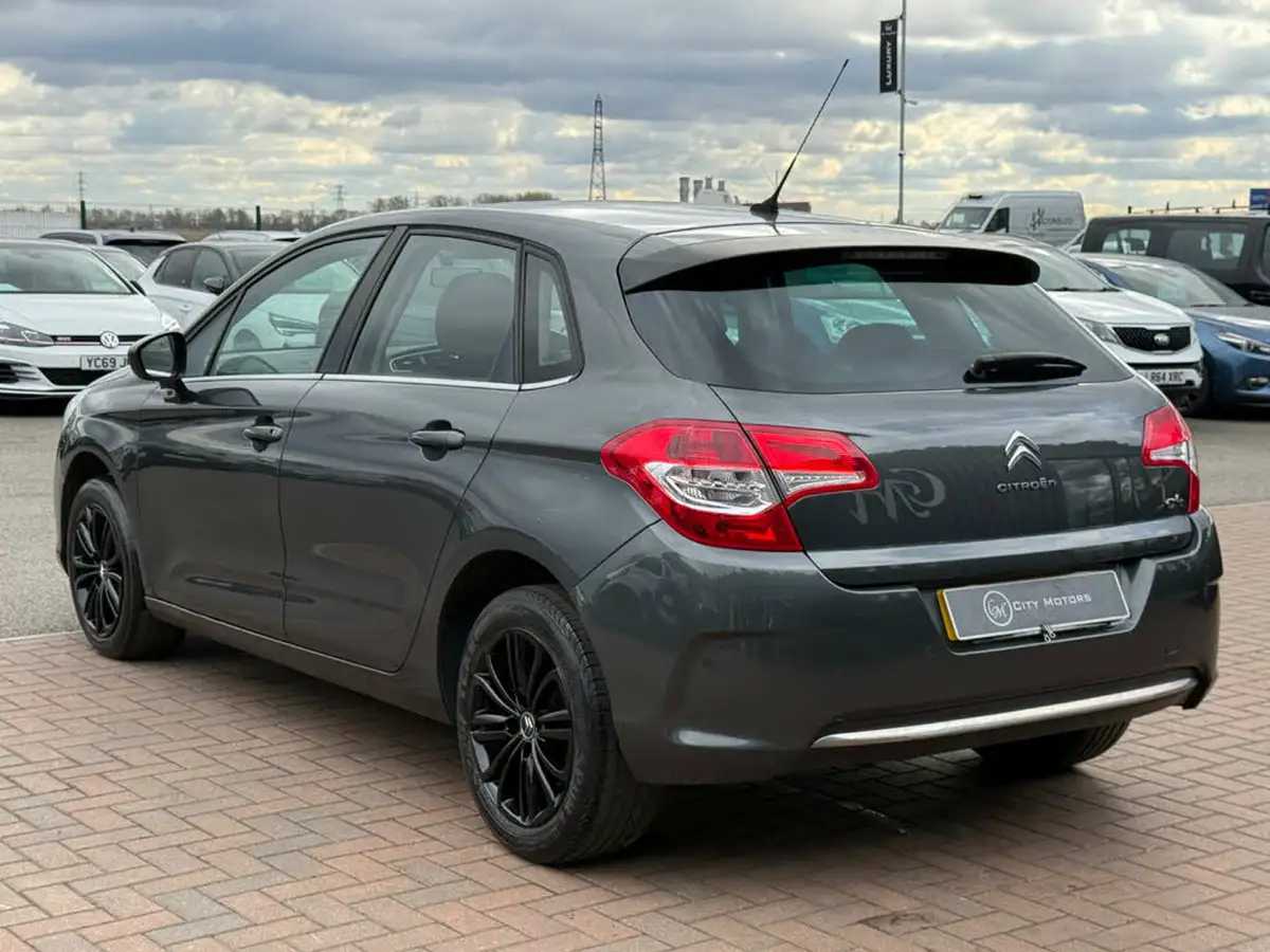 2015-citroen-c4-16td-vtr-big-21