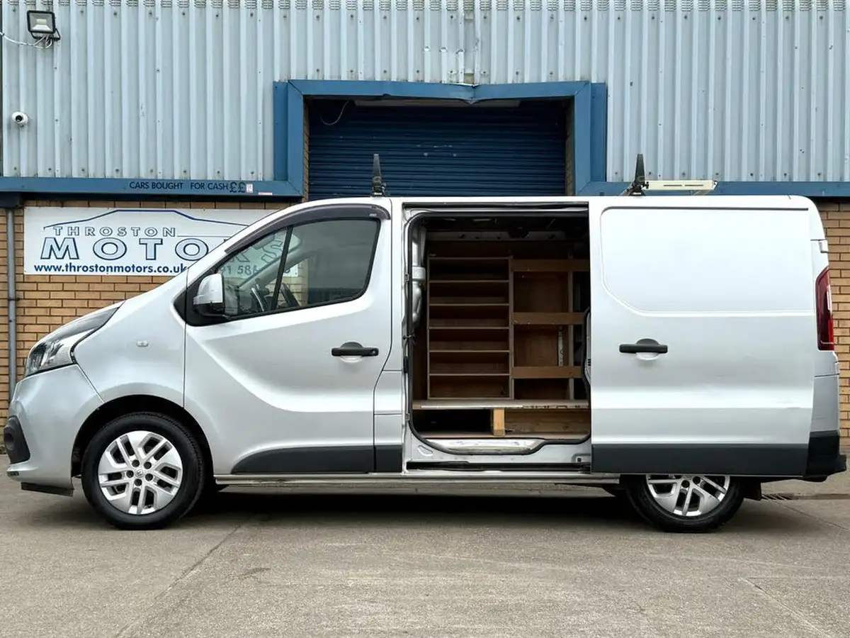 2017-renault-trafic-16dci-sl27-125-sport-nav-energy-125-e6-panel-van-big-5