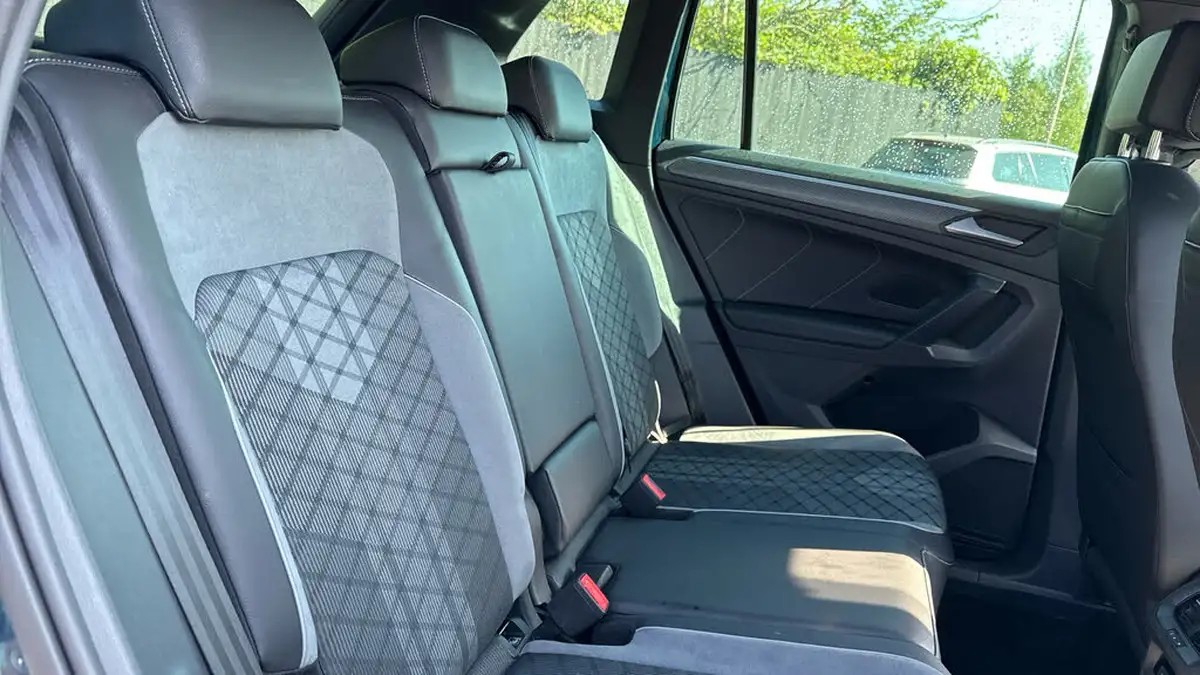 2021-volkswagen-tiguan-15-tsi-r-line-big-17