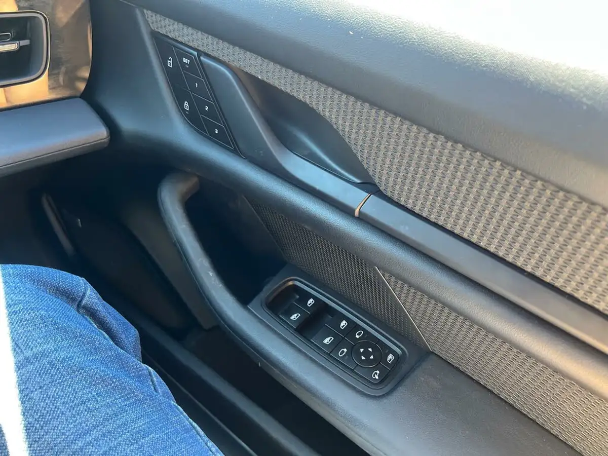 2021-porsche-taycan-e-4s-571ps-performance-battery-plus-big-8