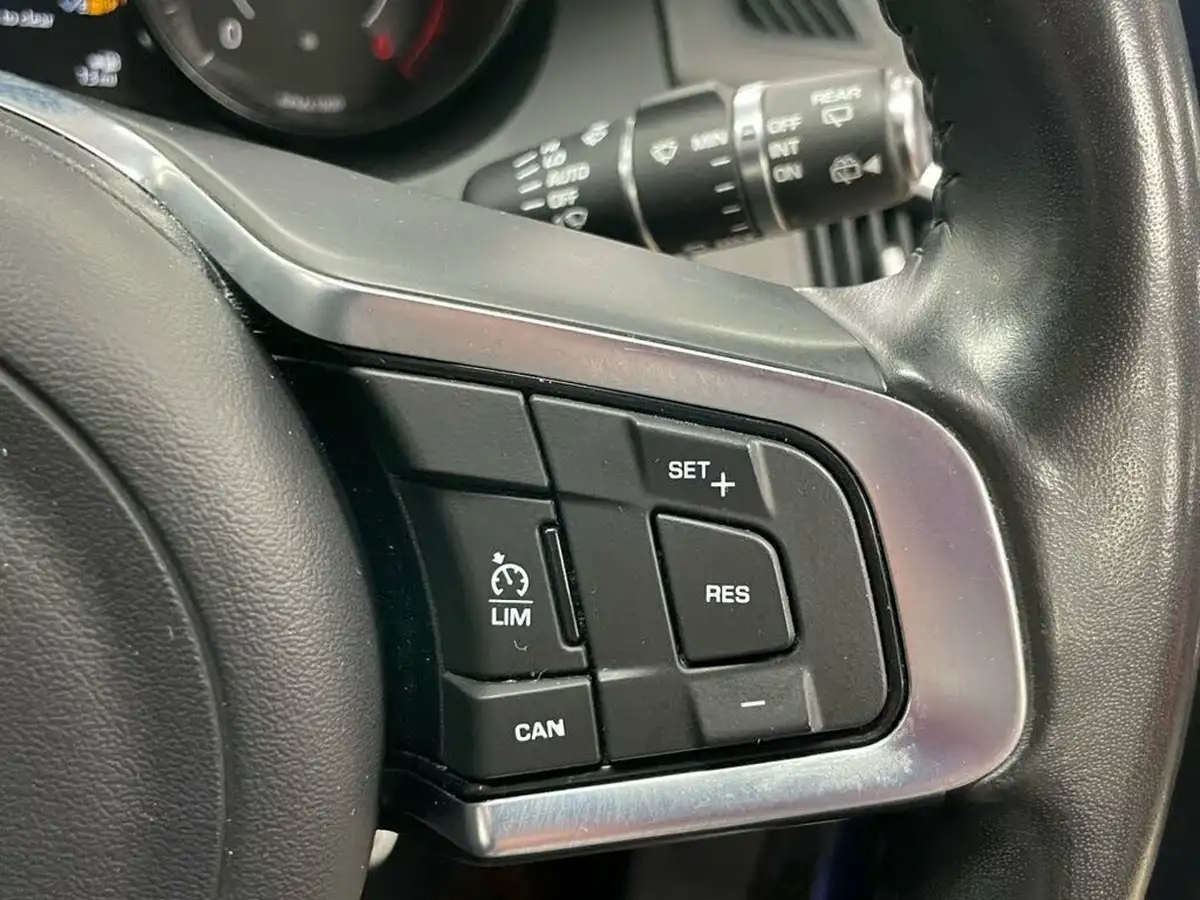 2019-jaguar-e-pace-20-i4d-r-dynamic-s-150ps-big-33