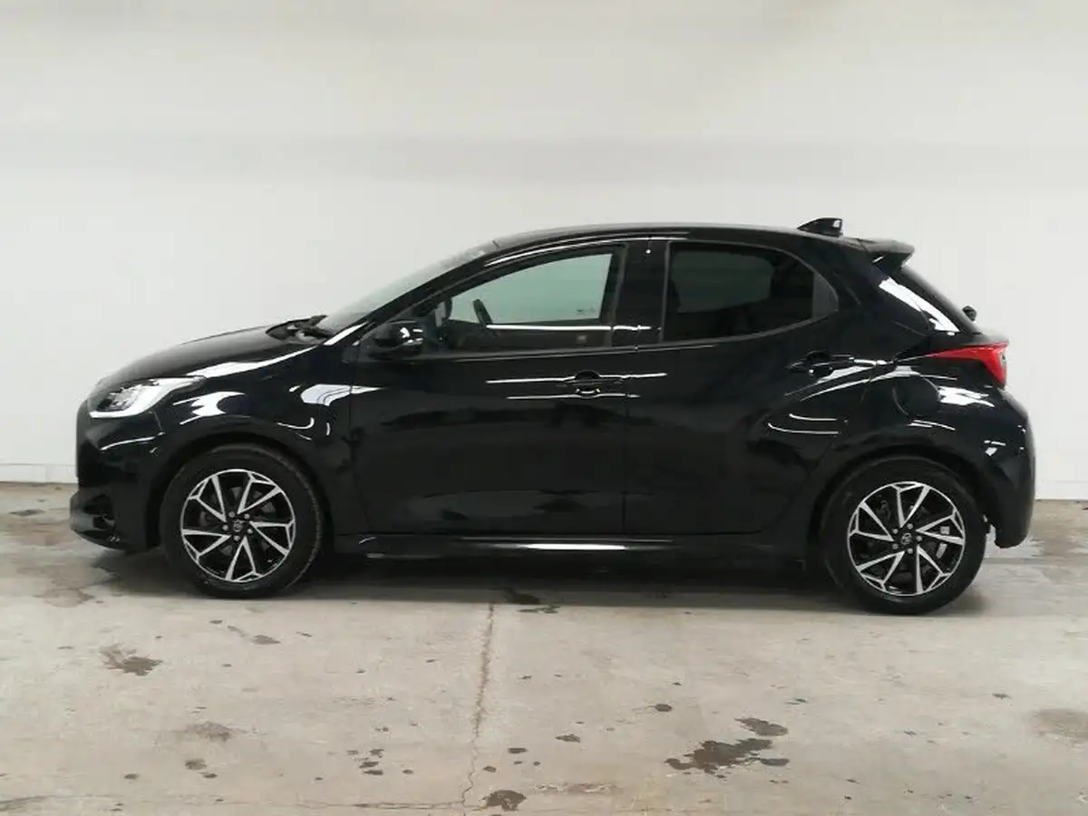 2021-toyota-yaris-15-vvt-i-design-big-3
