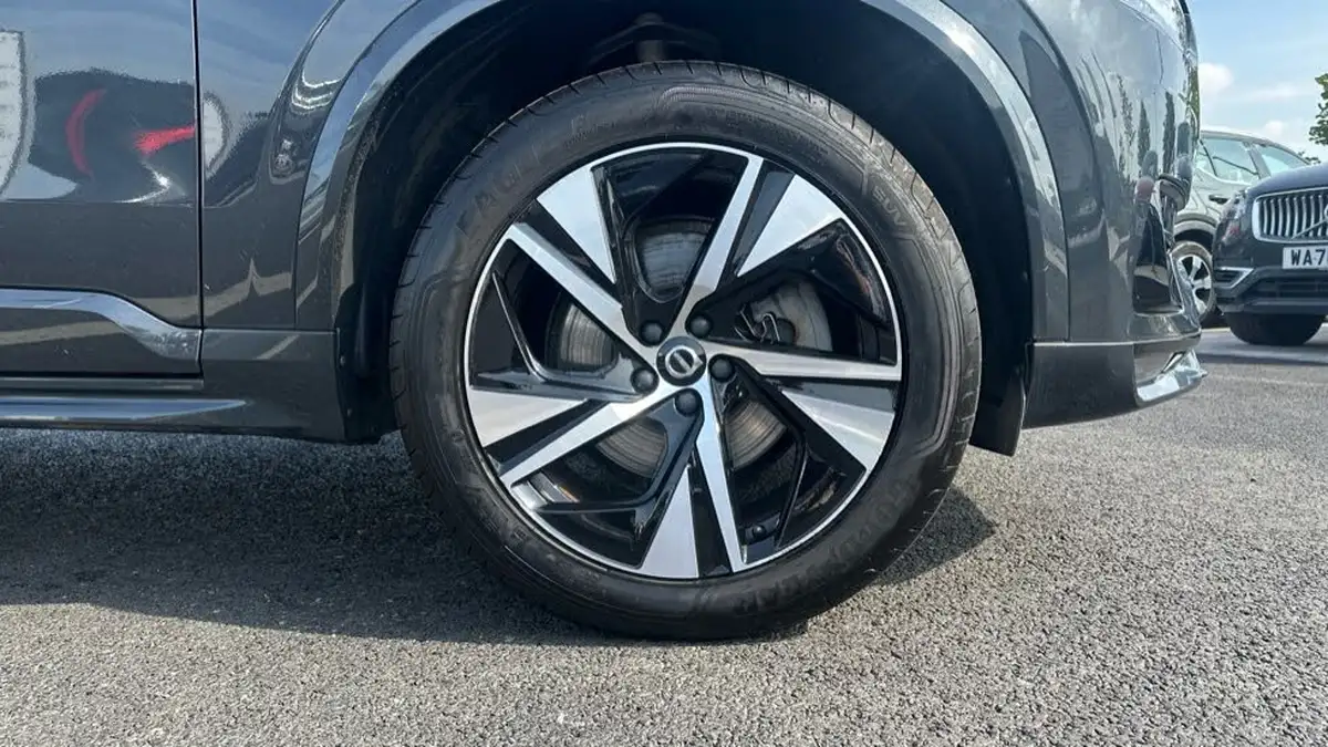 2021-volvo-xc90-20td-b5-r-design-big-8