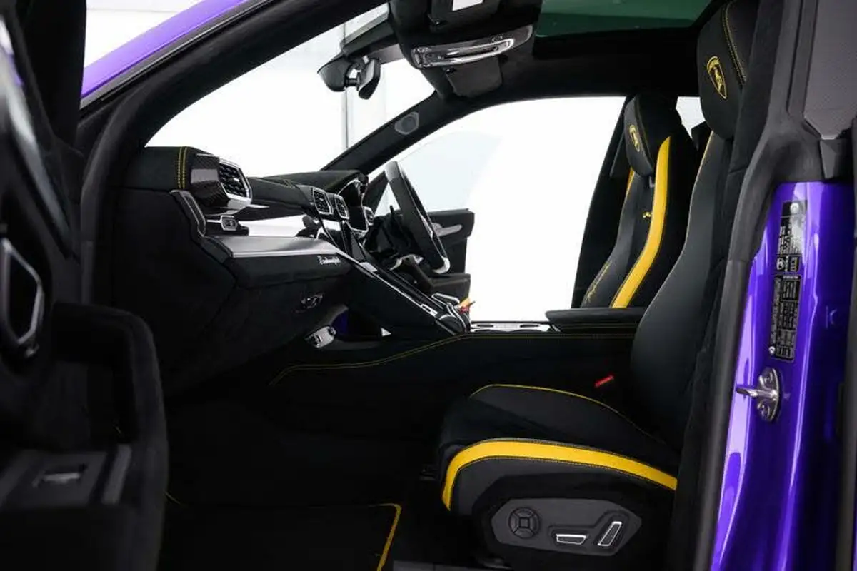 2024-lamborghini-urus-40-no-trim-big-5