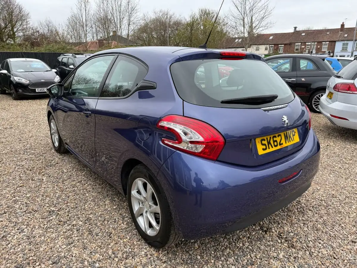2012-peugeot-208-14-active-3d-big-4