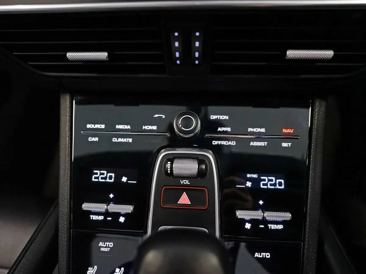 2019-porsche-cayenne-30-v6-coupe-big-25