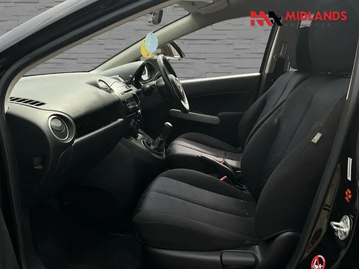 2011-mazda-mazda2-13-tamura-5d-big-6