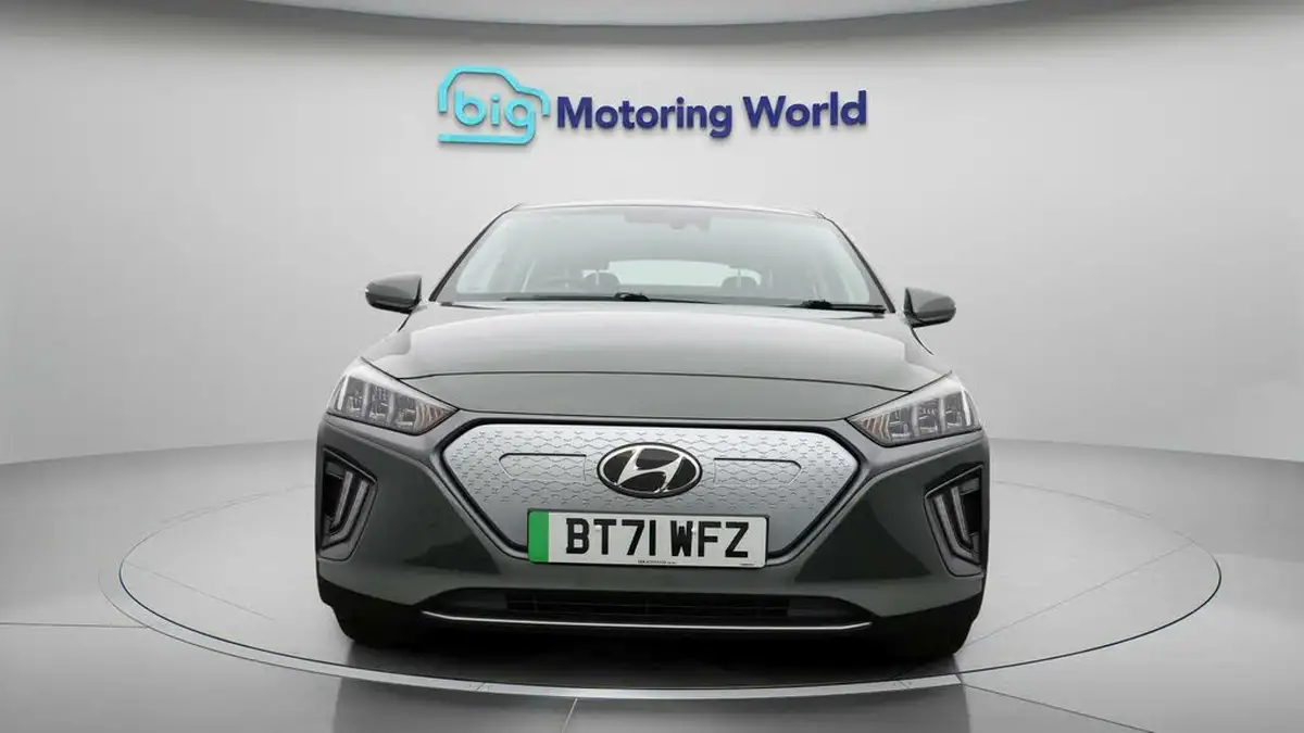 2022-hyundai-ioniq-e-premium-electric-big-1