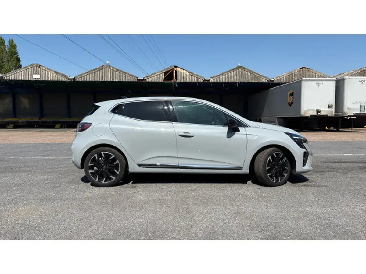 2024-renault-clio-16-techno-big-38