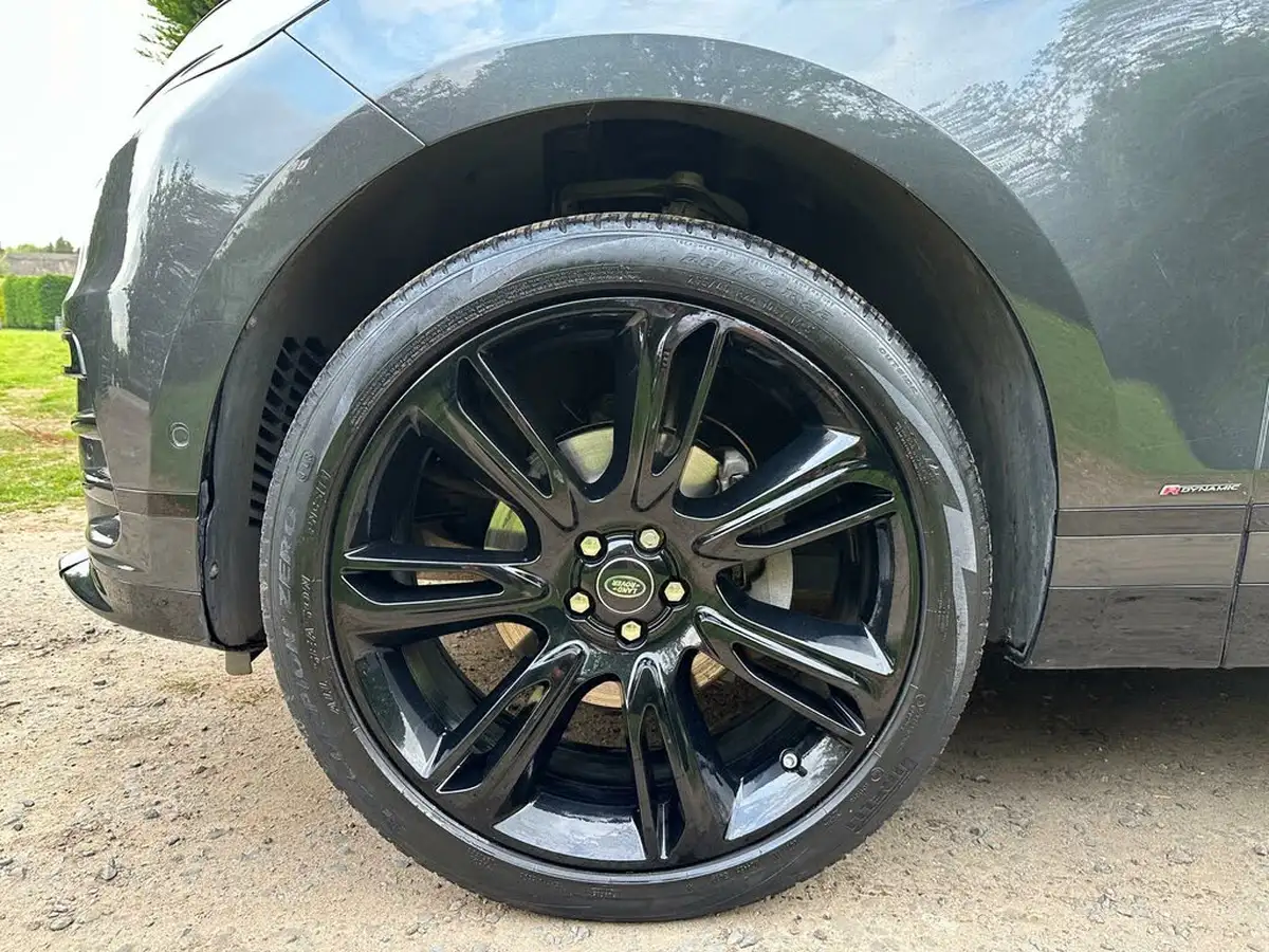 2019-land-rover-range-rover-velar-20-d240-r-dynamic-hse-big-15