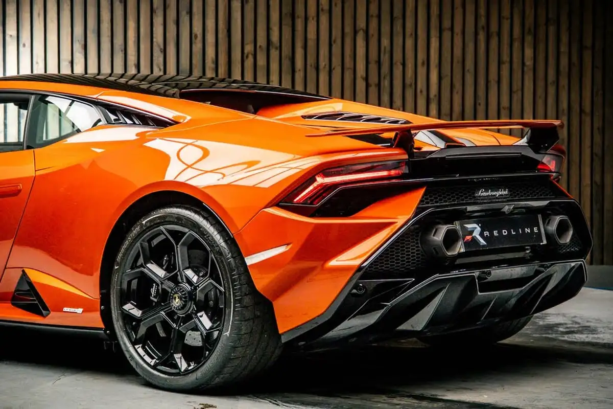 2023-lamborghini-huracan-52-tecnica-big-16