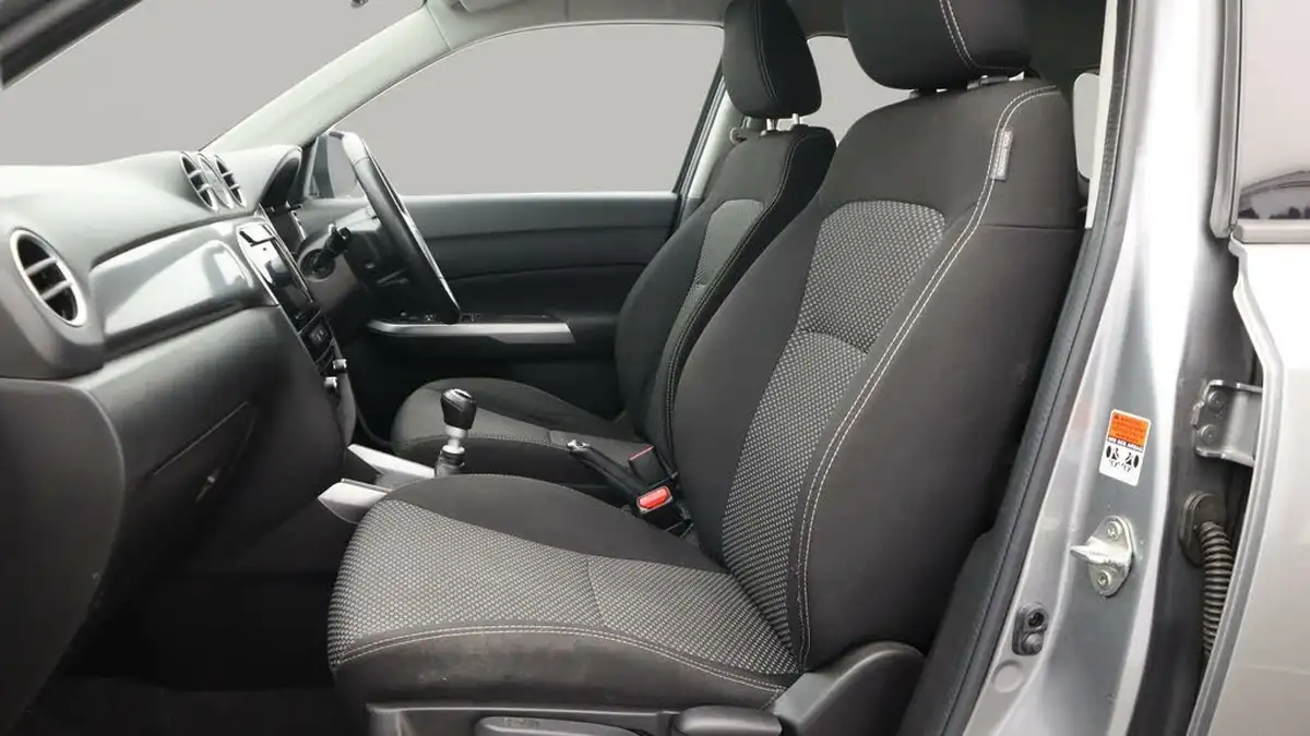 2020-suzuki-vitara-14-boosterjet-sz-t-140ps-big-14