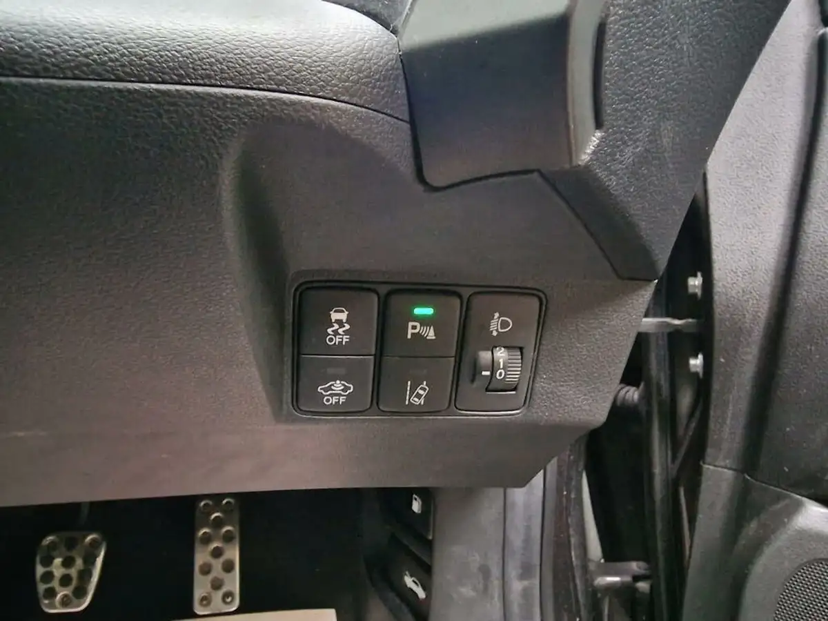 2017-honda-civic-16-i-dtec-sr-dasp-hatchback-big-26