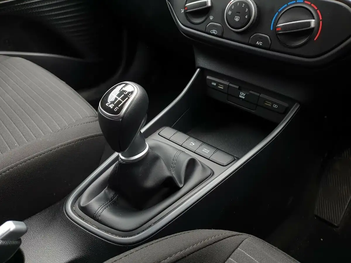 2022-hyundai-i20-10-t-gdi-se-connect-eclutch-imt-big-16