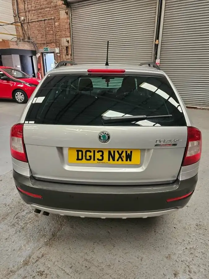 2013-skoda-octavia-20td-scout-cr-140bhp-big-5