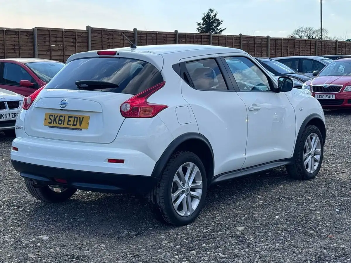 2011-nissan-juke-16-acenta-premium-16v-1598cc-big-12