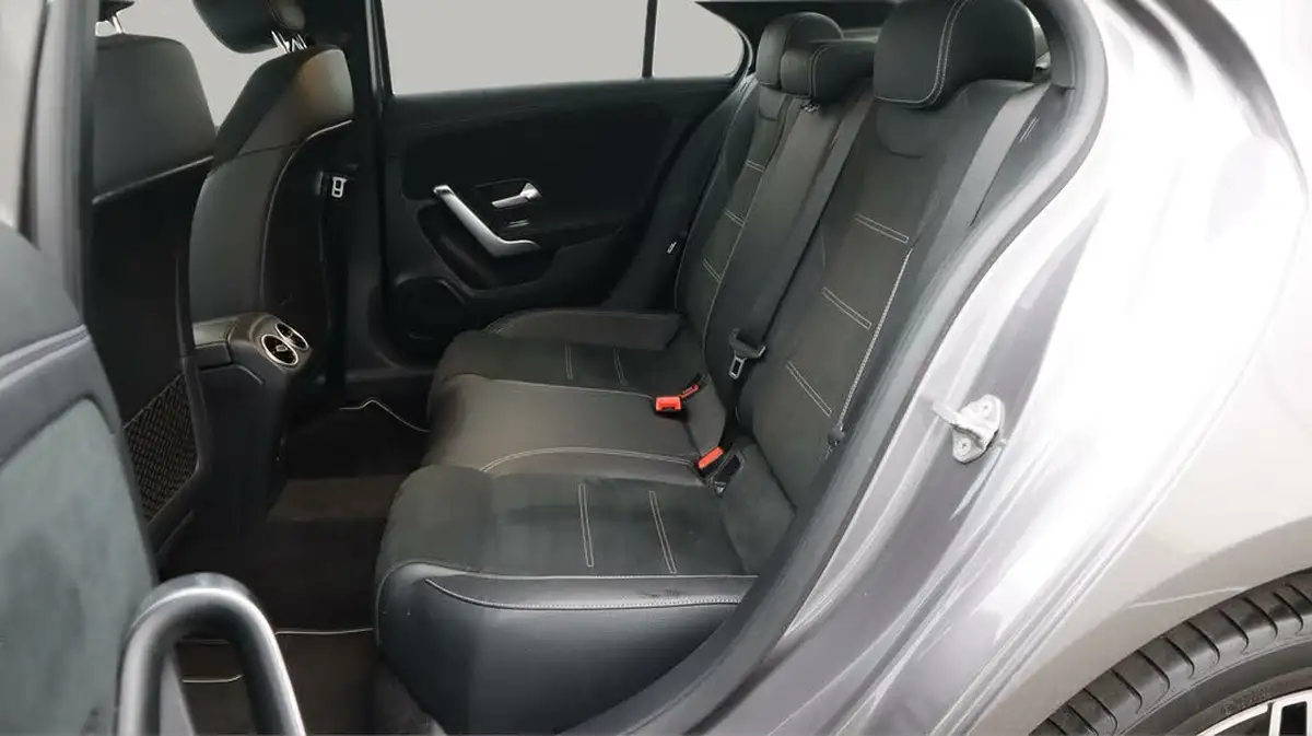 2021-mercedes-benz-a-class-20-a250-amg-line-executive-edition-saloon-4d-big-16