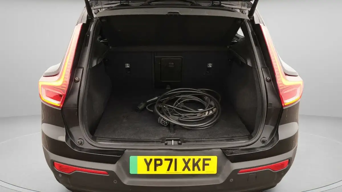 2021-volvo-xc40-e-twin-recharge-plus-big-17