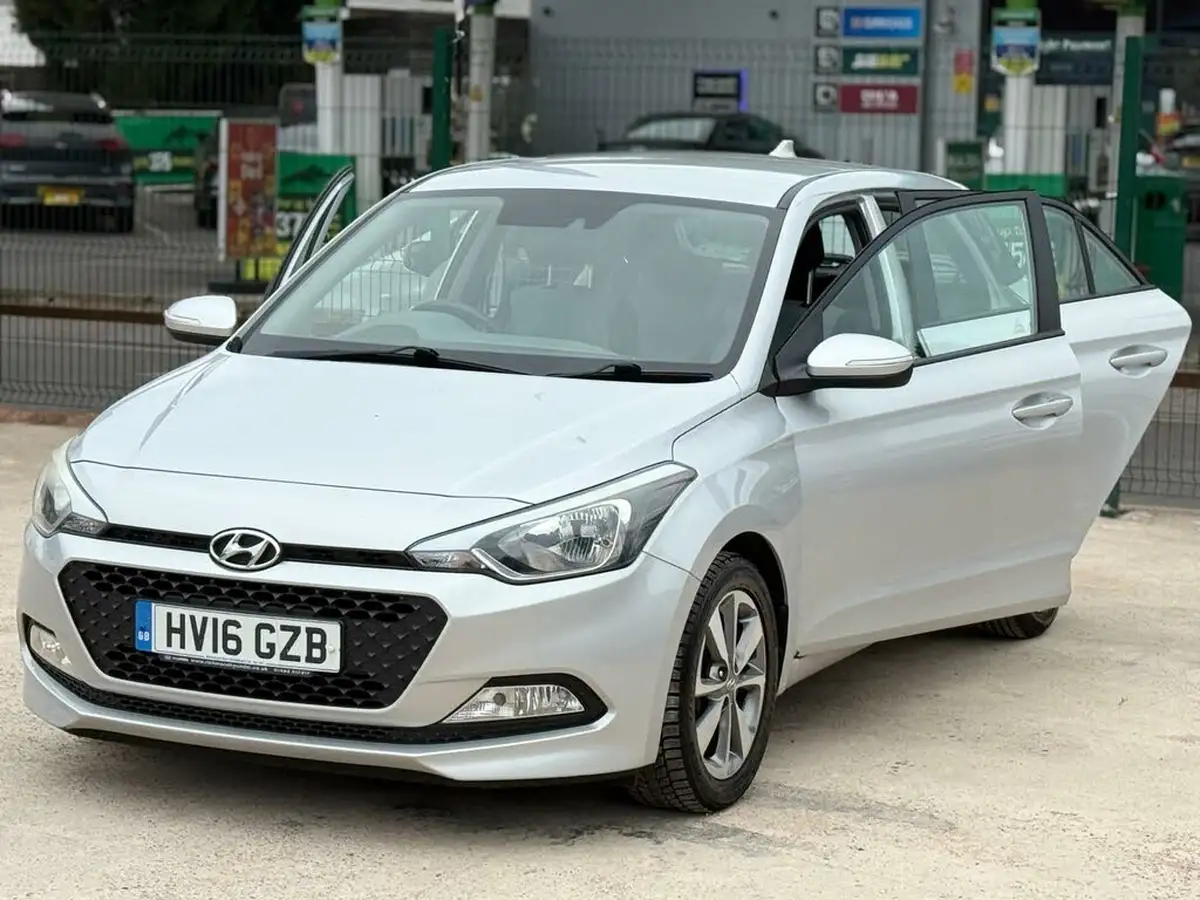 2016-hyundai-i20-12-blue-drive-se-hatchback-5d-big-16