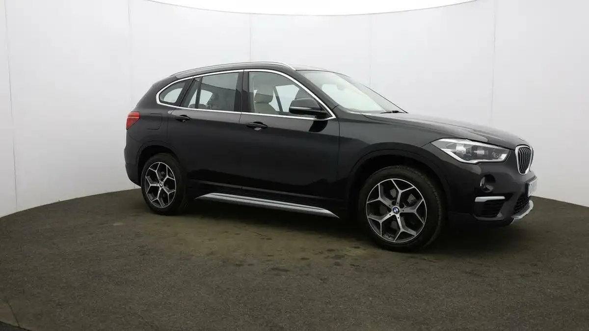 2019-bmw-x1-20-sdrive-20i-xline-sdrive-20i-big-47