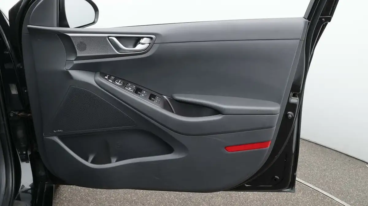 2020-hyundai-kona-e-premium-136ps-39kwh-big-15