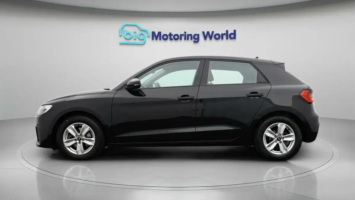 2022-audi-a1-10-30-tfsi-technik-big-3