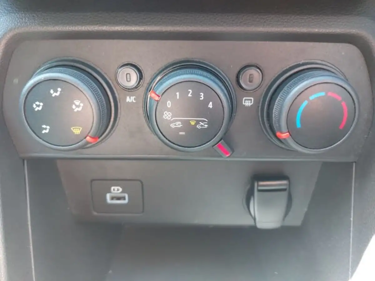 2022-dacia-sandero-stepway-10-tce-comfort-90bhp-big-15