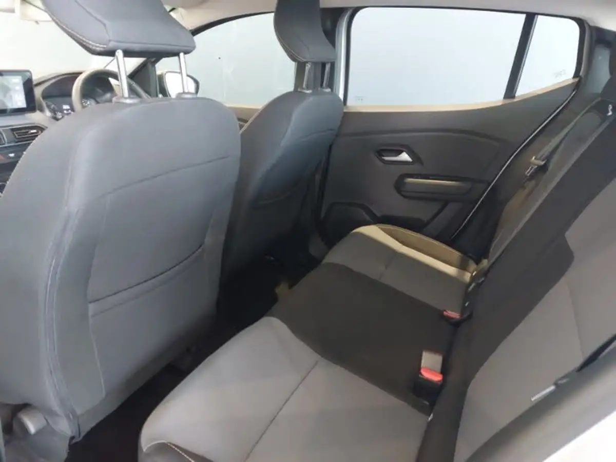 2024-dacia-sandero-stepway-10-tce-extreme-90bhp-big-5