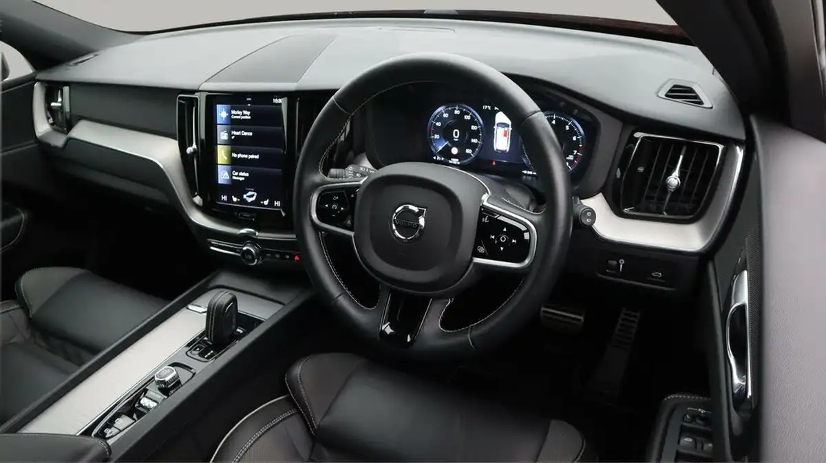 2021-volvo-xc60-20-b5-r-design-awd-big-9