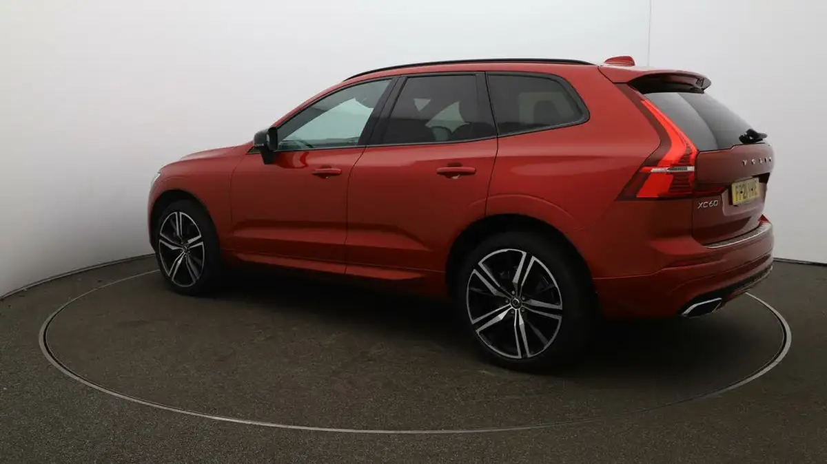 2021-volvo-xc60-20-b5-r-design-awd-big-33