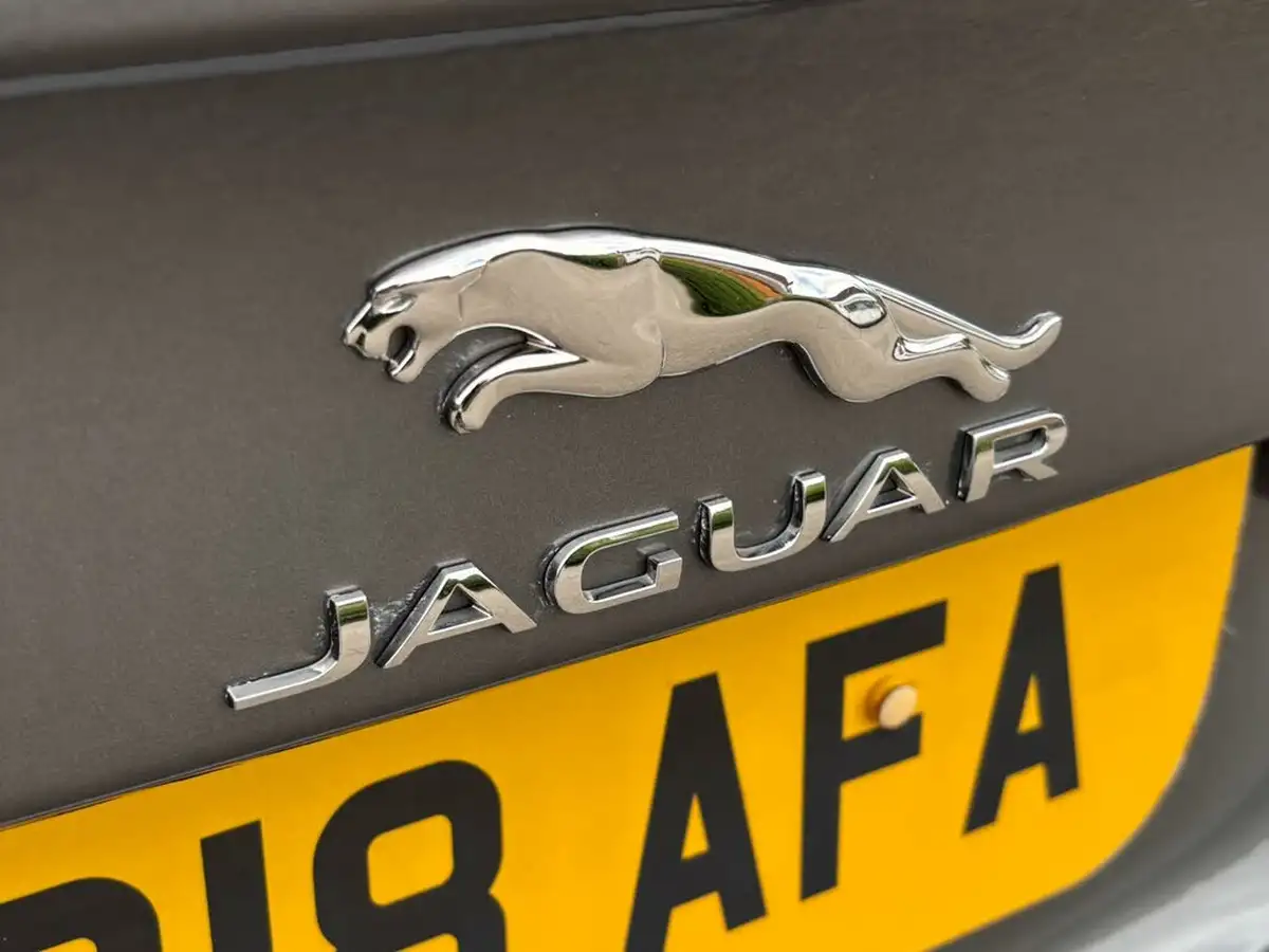 2018-jaguar-xe-20d-portfolio-180ps-1999cc-auto-big-29