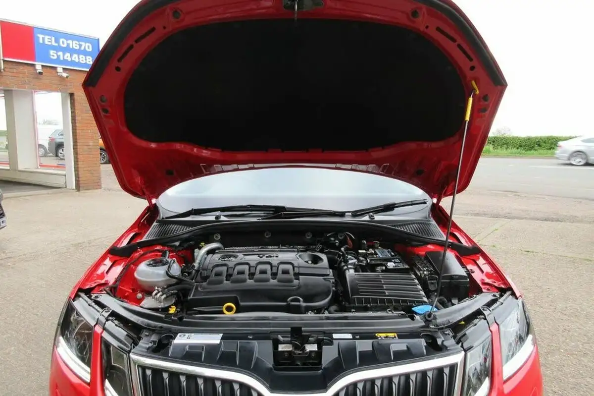 2018-skoda-octavia-20tdi-scout-184ps-dsg-big-14
