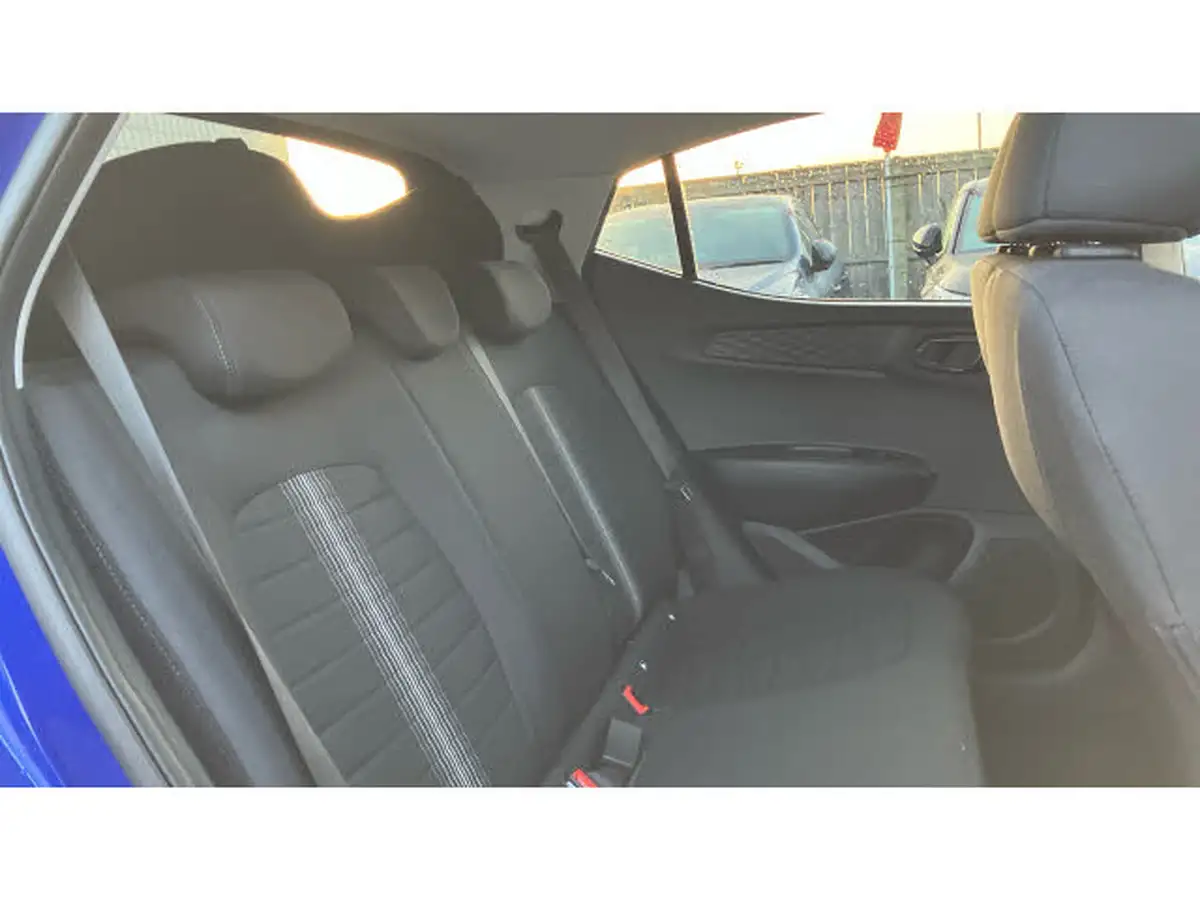 2022-hyundai-i10-12-premium-auto-big-16