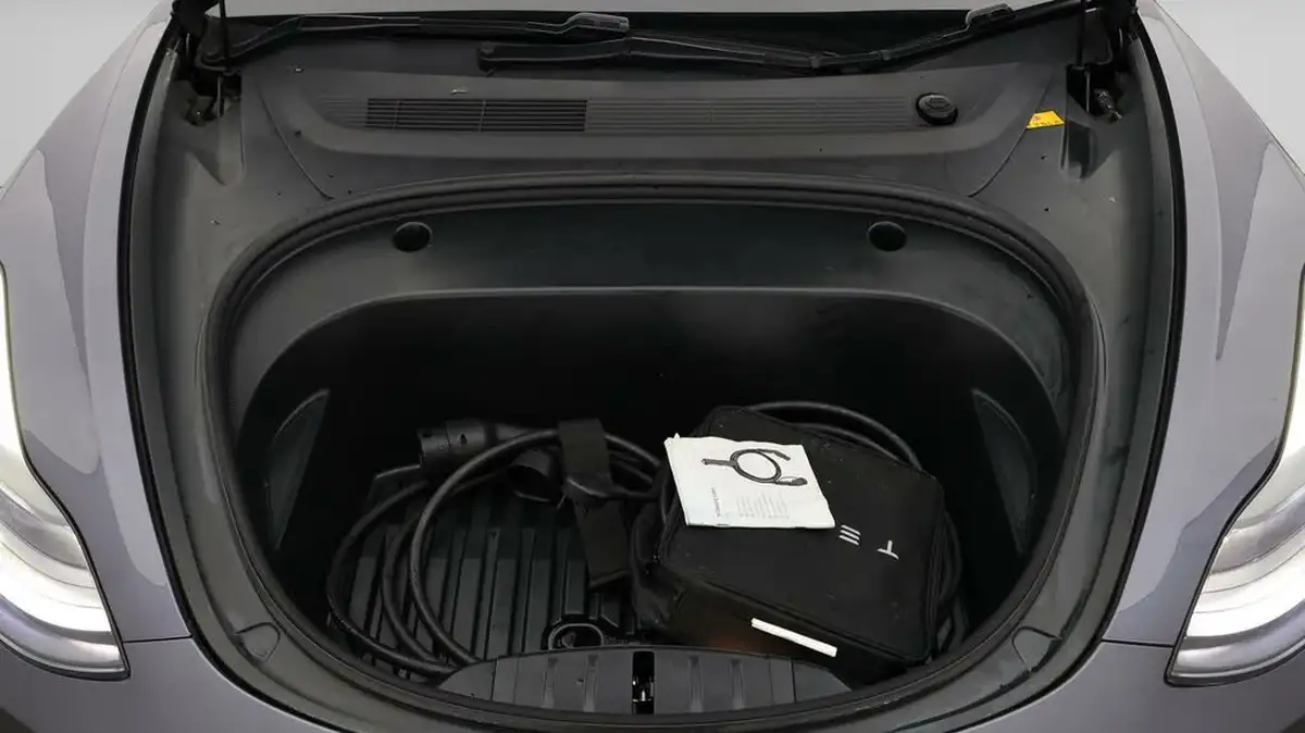 2021-tesla-model-3-e-long-range-awd-big-18