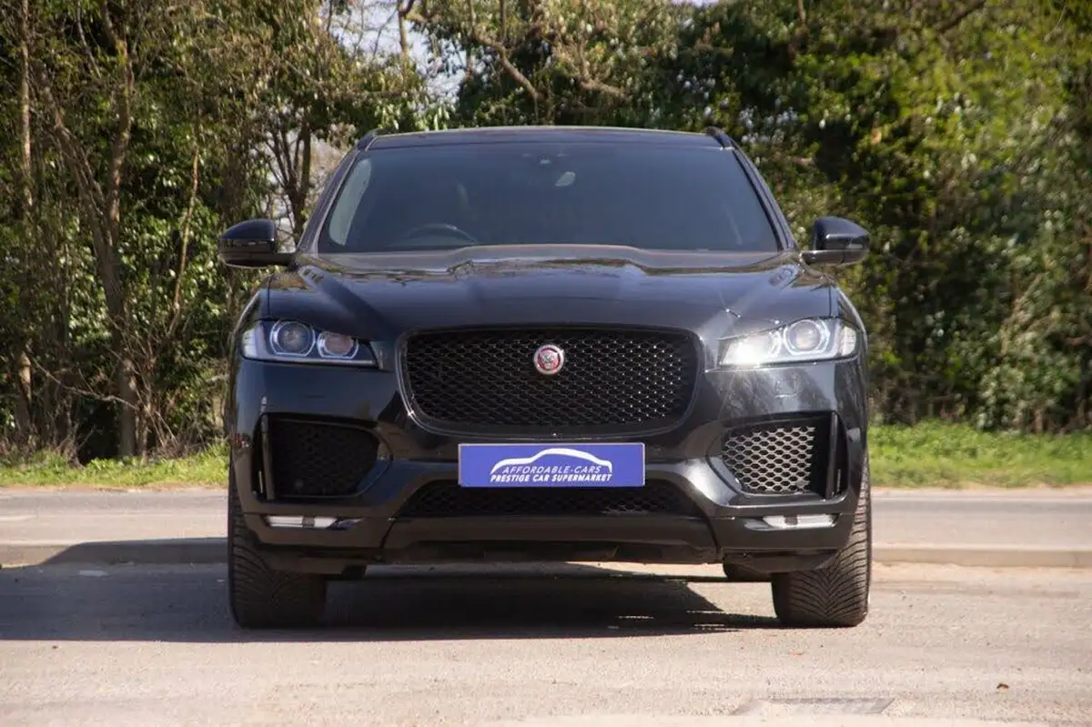 2019-jaguar-f-pace-20-i4d-chequered-flag-180ps-big-3