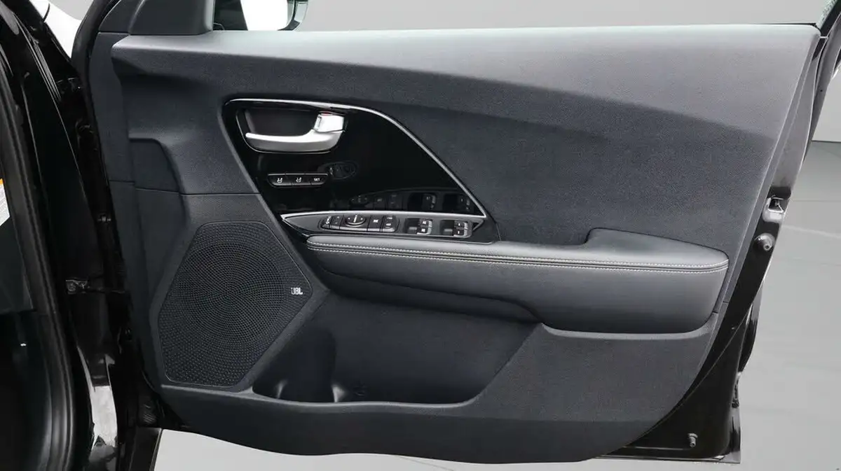 2022-kia-e-niro-ev-4-big-14