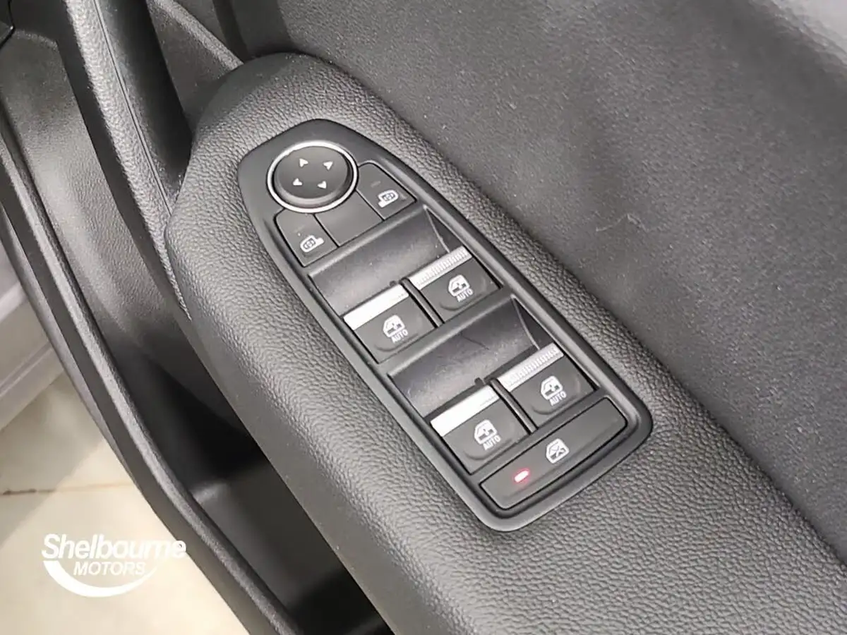 2022-renault-captur-10-tce-rive-gauche-se-big-43