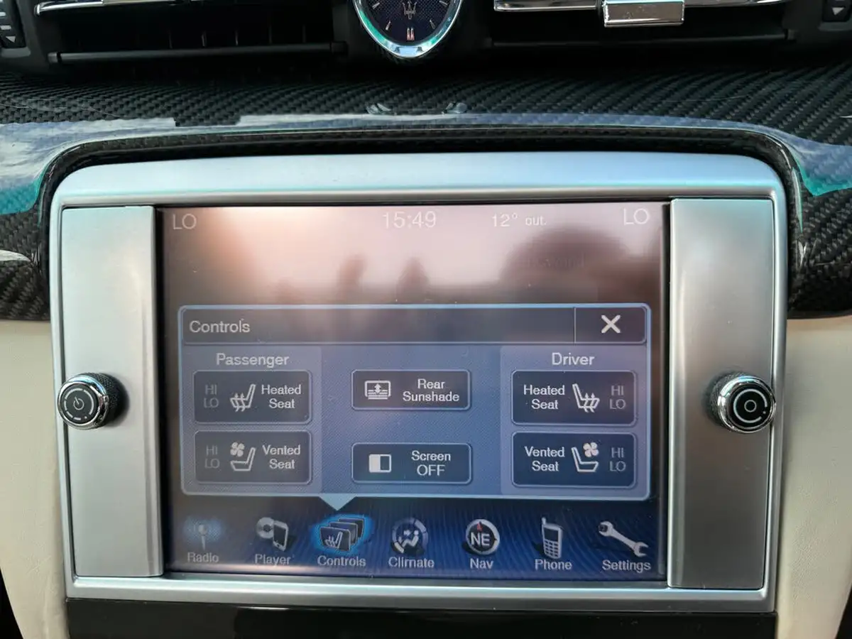 2015-maserati-quattroporte-38-gts-big-51